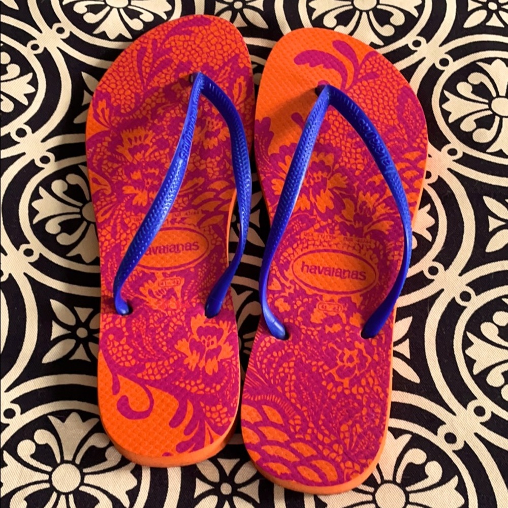 LIKE NEW Havaianas Orange/Purple Flip Flops